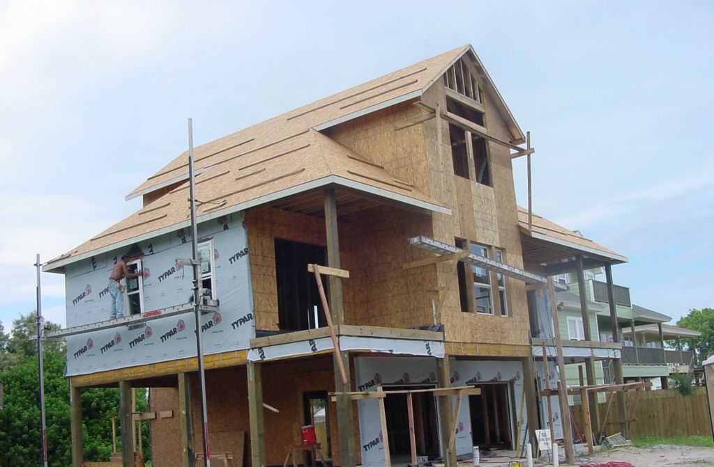FRAMING with WALL and ROOF SHEATHING